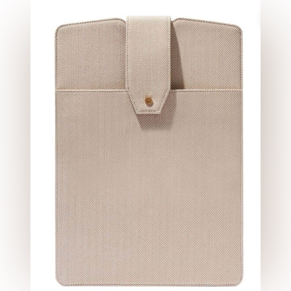 NWT, Lindsay Albanese, The daily Laptop‎ Clutch